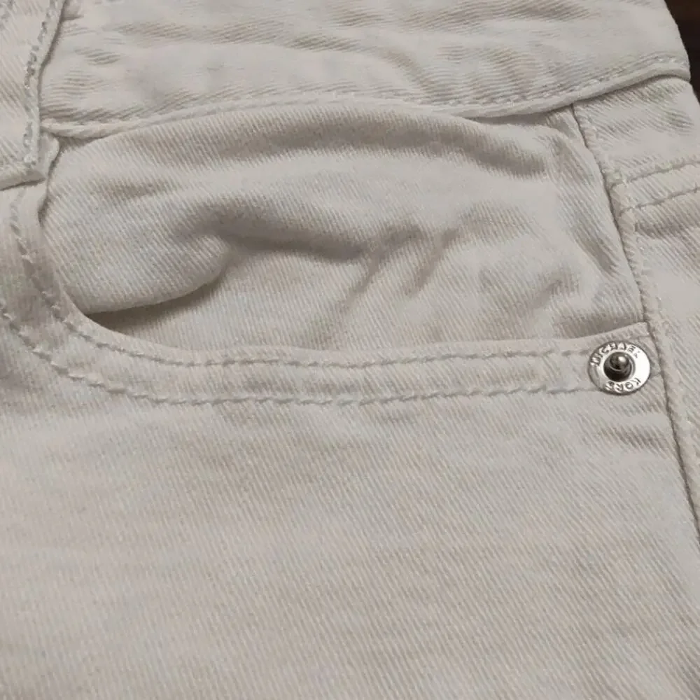 Michael Kors Women Size 10 Mid Rise Flared Leg White Denim Jeans Silver Accents